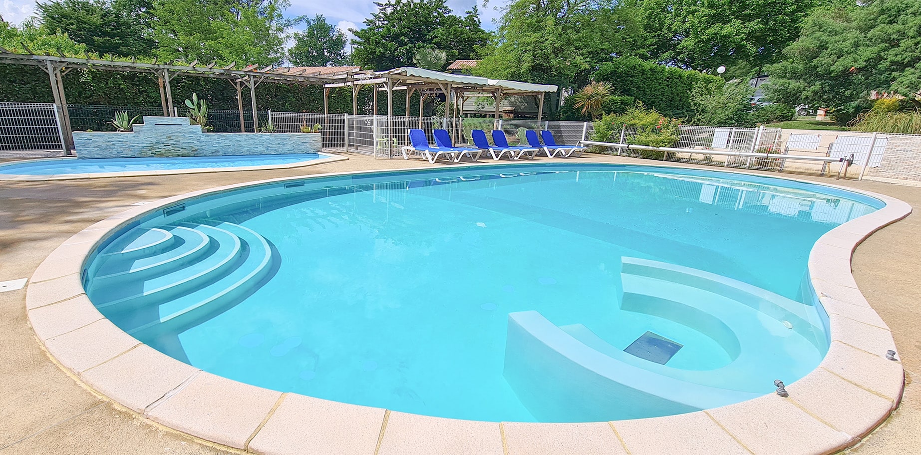 la piscine de notre camping pres de dax